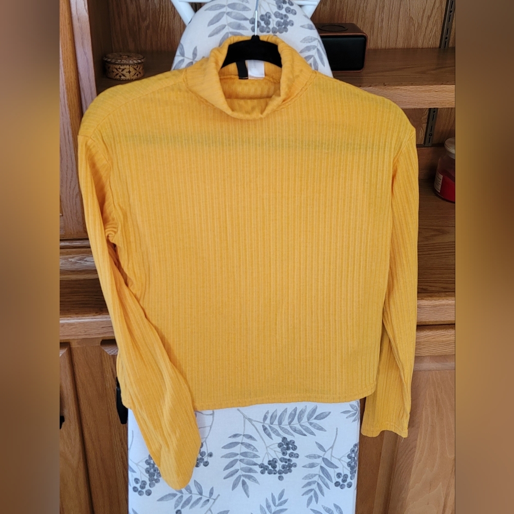 H&M Divided Ribbed Yellow Turtleneck